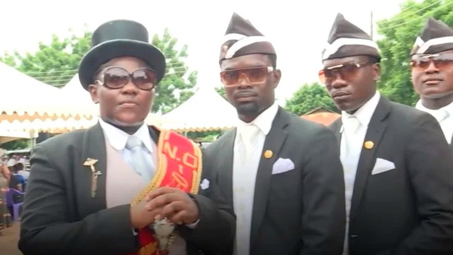 Ghaneses bailando con ataúdes: conocé la historia del meme que es furor | Virales