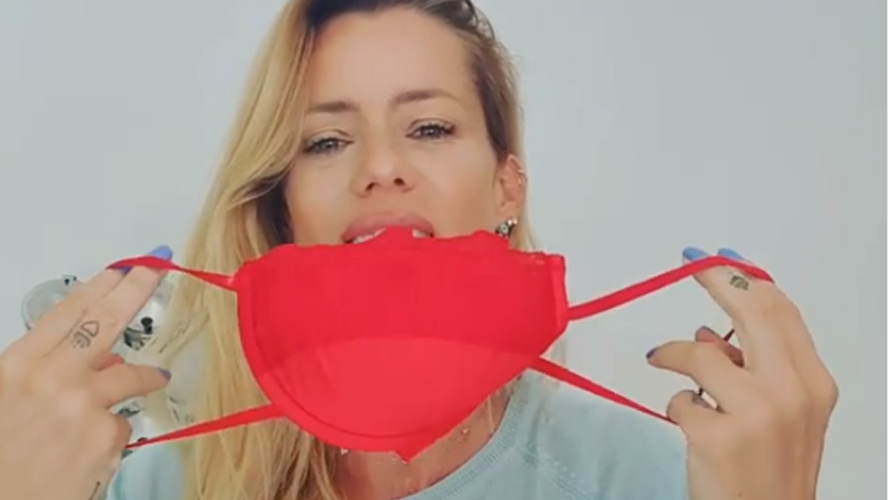 Nicole Neumann enseña a hacer un barbijo con un corpiño | Virales