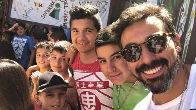 Pocho Lavezzi donó 5 millones de pesos al barrio donde creció para hacerle frente a la pandemia | En Argentina