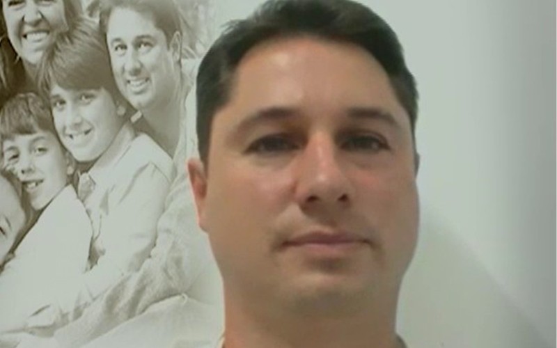 La historia de un médico que no ve a su familia por luchar contra el Coronavirus | En Argentina