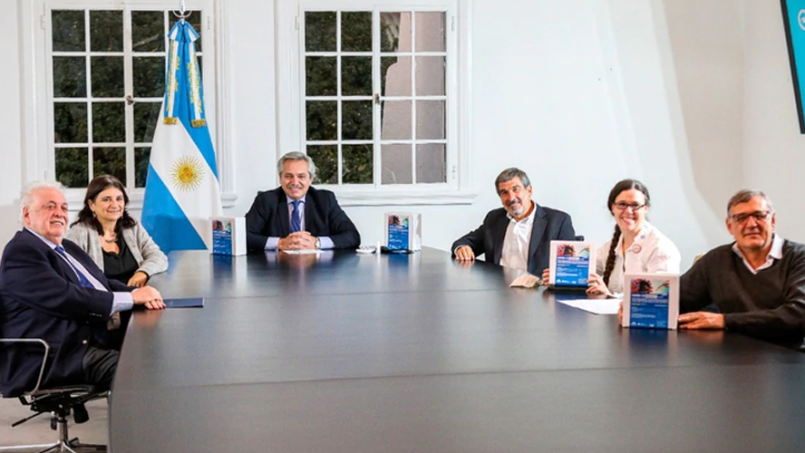 Alberto Fernández presentó un kit para testeo rápido creado por científicos argentinos | En Argentina