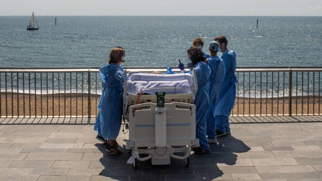 Un paciente pidió ver el mar y los médicos le concedieron su deseo | En el mundo