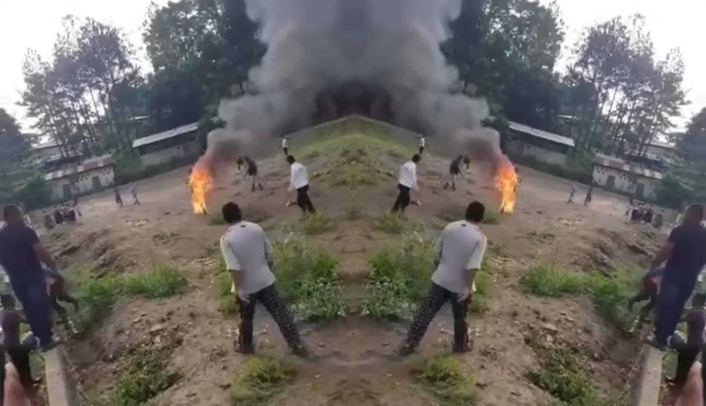 Imágenes sensibles: ¡Lo acusaron de brujo y lo prendieron fuego! | Sociedad