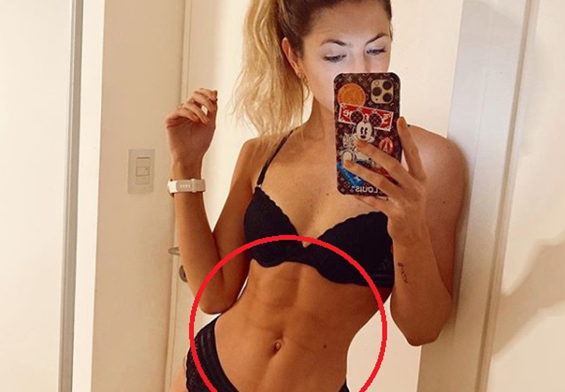 Acusaron a Stephanie Demner de pintarse los abdominales y la influencer estalló de furia | Influencers