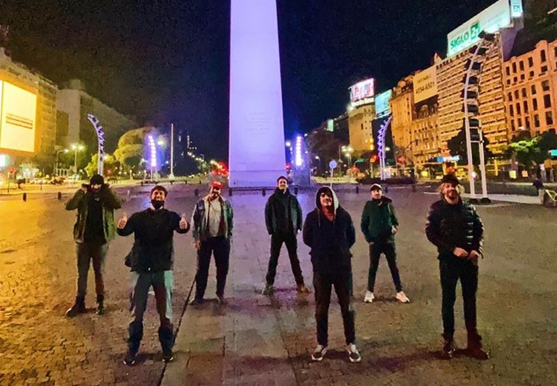 Insólito: Rompieron la cuarentena para cumplir una promesa... ¡Hecha 15 años atrás! | Virales