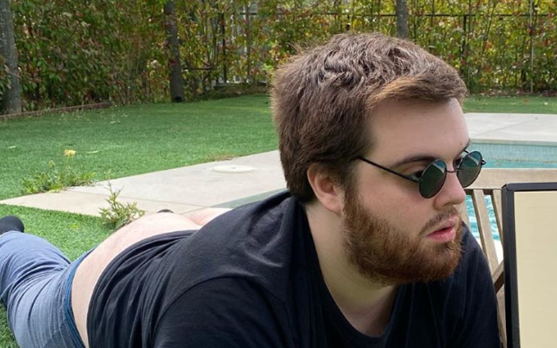 Estaba transmitiendo en vivo, lo asustaron y se viralizó | Virales