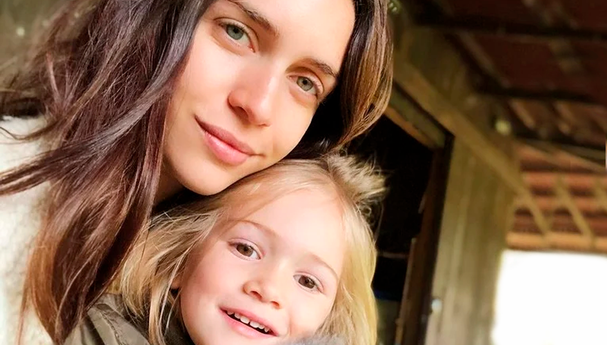 En el pasto y con caballos: la foto al natural de la hija de Zaira Nara | Espectáculos