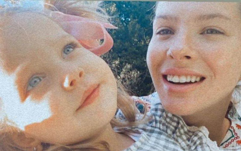 Magnolia Vicuña irrumpió en un live de su papá | Espectáculos