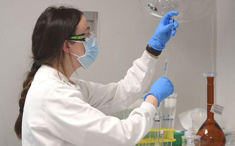 El gobierno británico se declaró optimista sobre la vacuna de Oxford | Sociedad