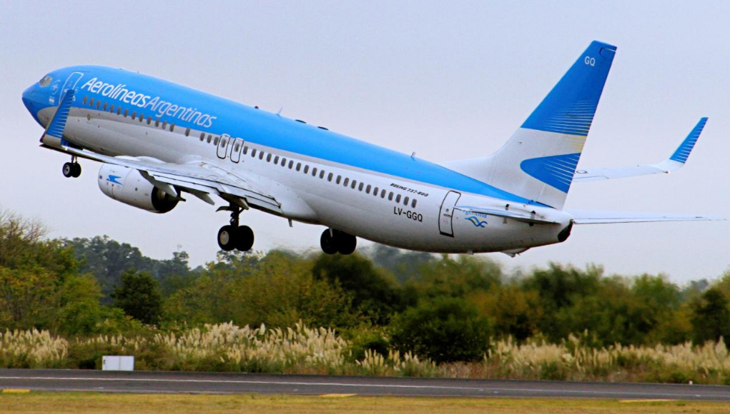 Aerolíneas Argentinas denunciará a los pasajeros que evadan controles sanitarios | Sociedad
