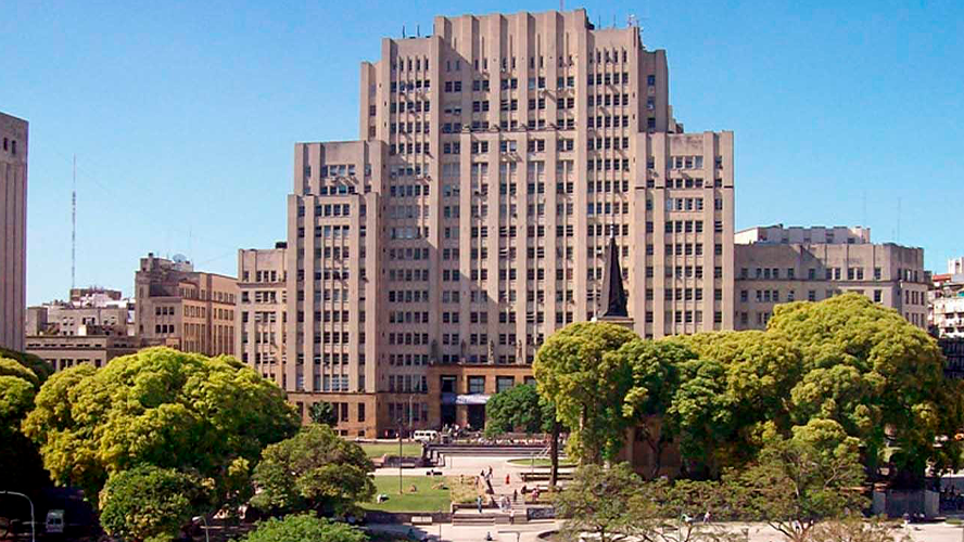 El gobierno habilitó la vuelta presencial a las universidades | En Argentina