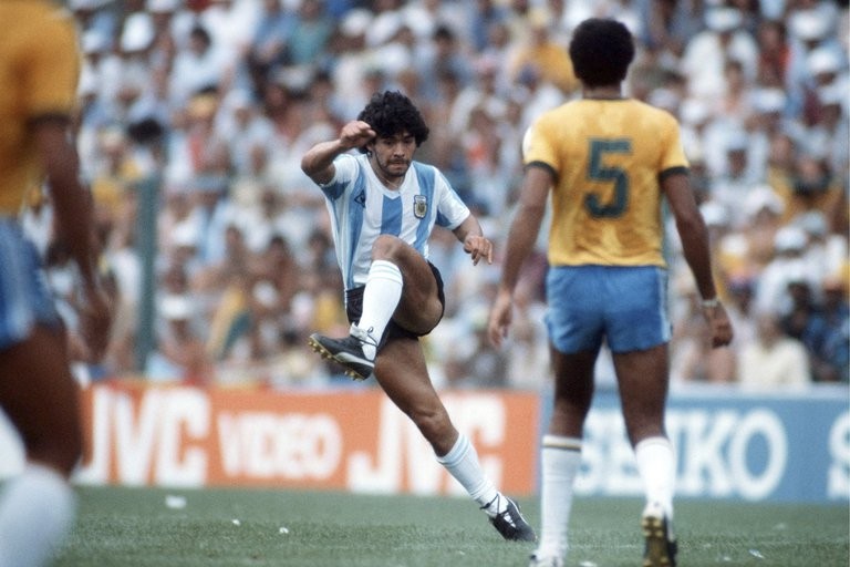Convocan a un aplauso masivo para despedir a Diego Maradona | Sociedad