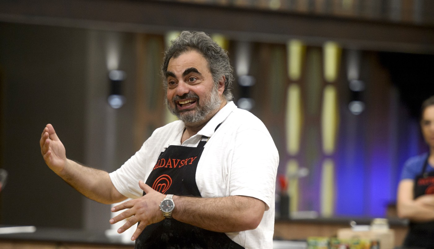 La historia donde Martitegui es espía y Moldavsky azafata | Exclusivos