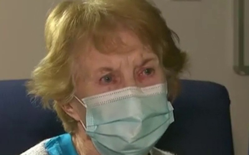 La primera mujer en recibir la vacuna de Pfizer contra el Covid-19 | En el mundo