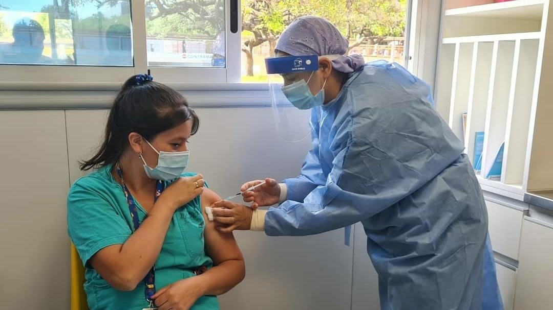 Vacuna rusa: solo el 1% presentó efectos adversos esperables | En Argentina