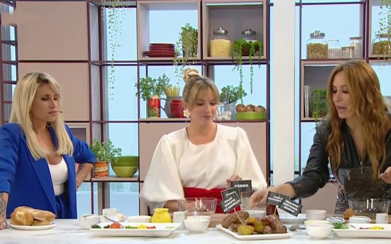 Analía Franchín y Sofi Pachano se baten a duelo por el mejor choripán | Mejores momentos