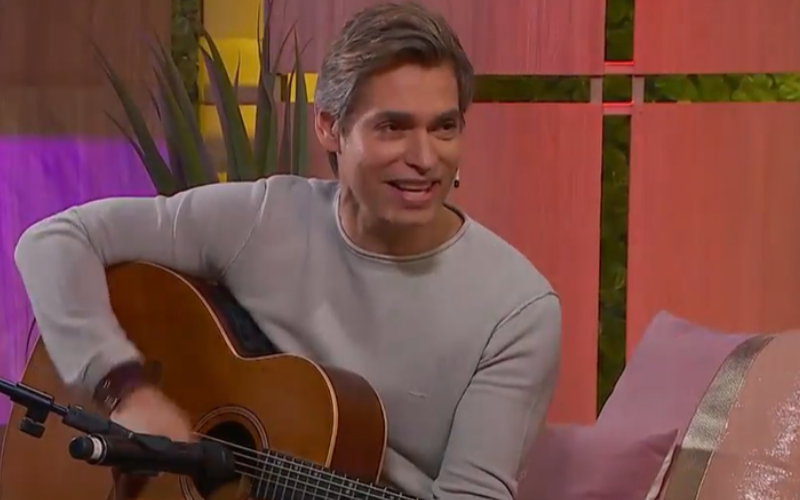 Carlos Baute confesó la verdadera historia de su hit "Colgando en tus manos" | Entrevistas completas