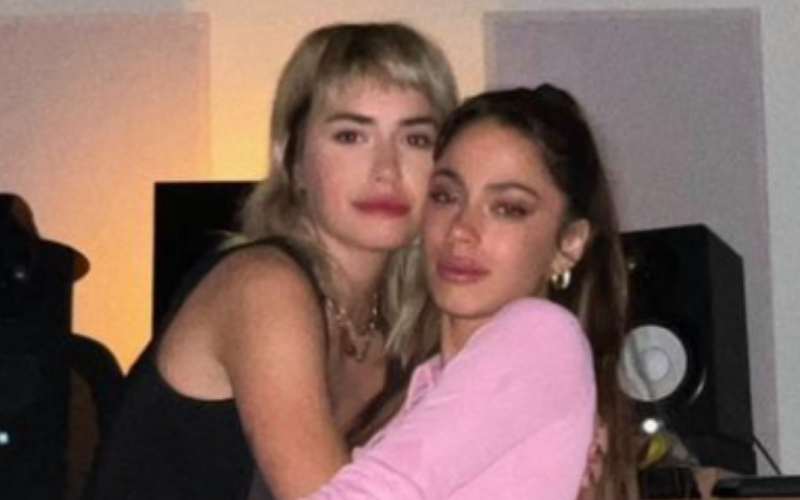 Lali Espósito y Tini Stoesel posaron juntas en un estudio de grabación | Espectáculos