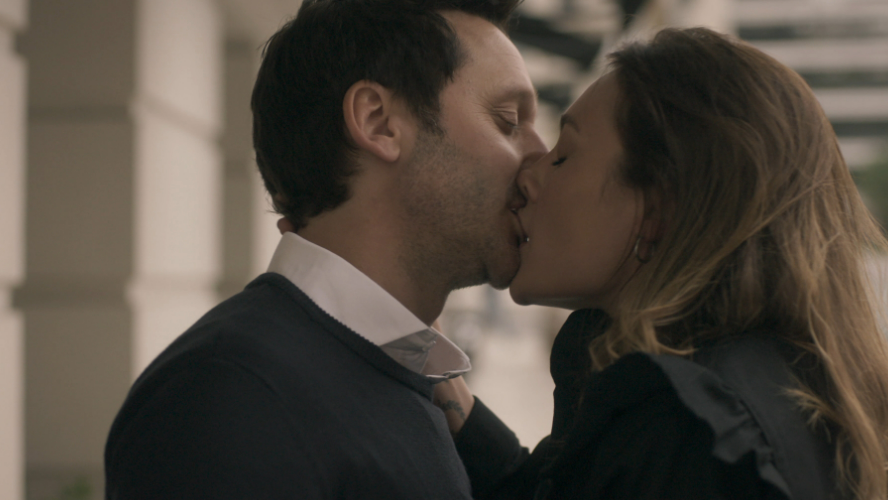 El apasionado beso que se dieron Santiago y Andrea | Imperdibles