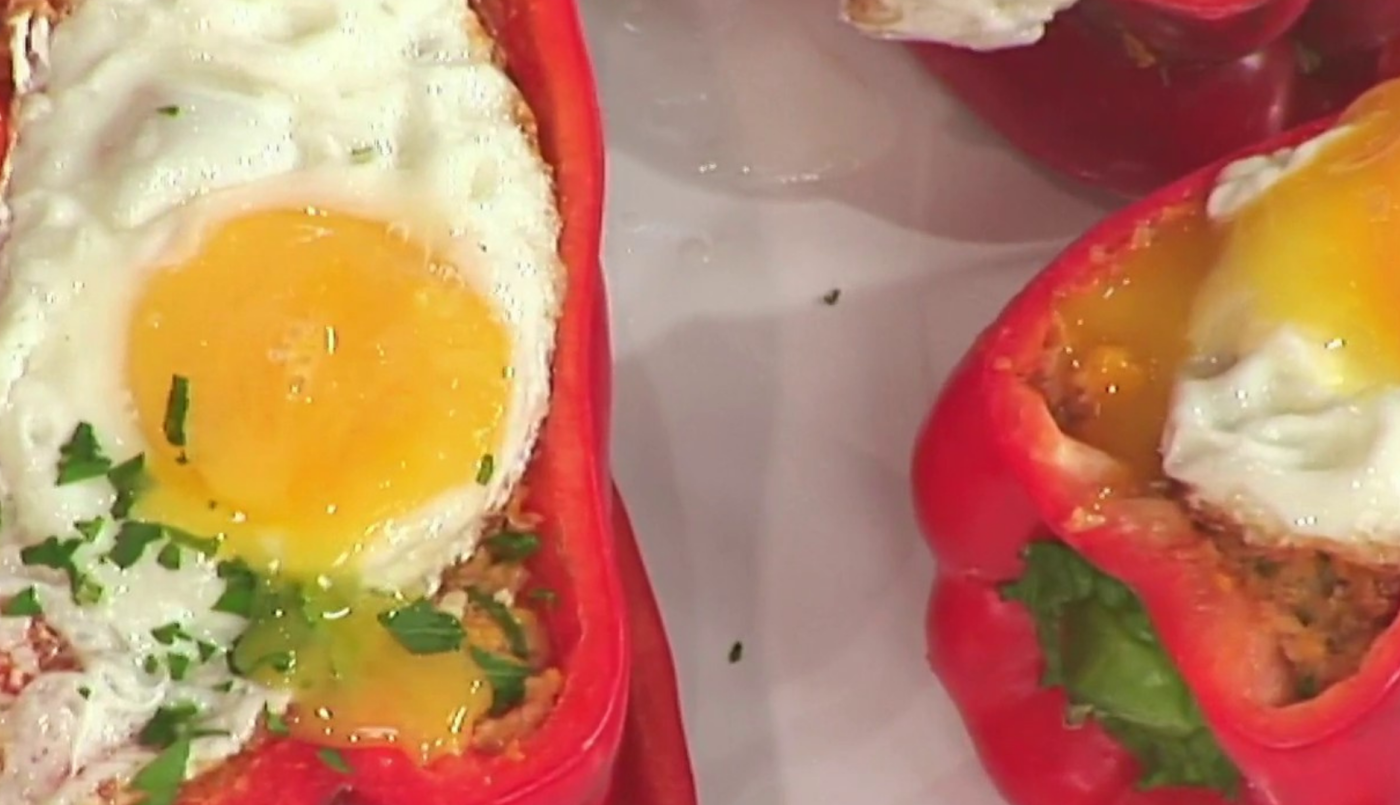 Receta de morrones rellenos de humita con quinoa | Recetas