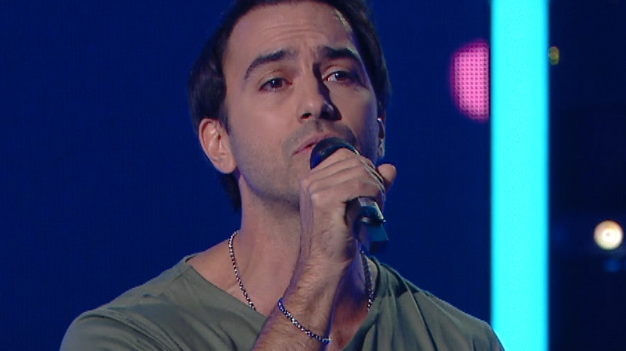 Cantó Queen llevó 4 sillas | Mejores momentos