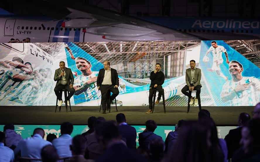 Aerolíneas Argentinas, la AFA e YPF presentaron el avión de la Selección Argentina de Fútbol | Deportes