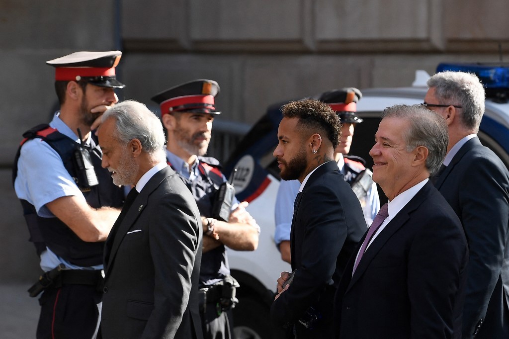 "Yo firmo lo que mi padre me dice": declaró Neymar en el juicio por irregularidades en su pase | Deportes