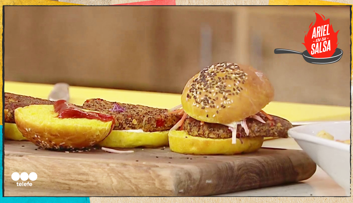 Receta hamburguesa vegana y papas fritas con chile vegano | Recetas