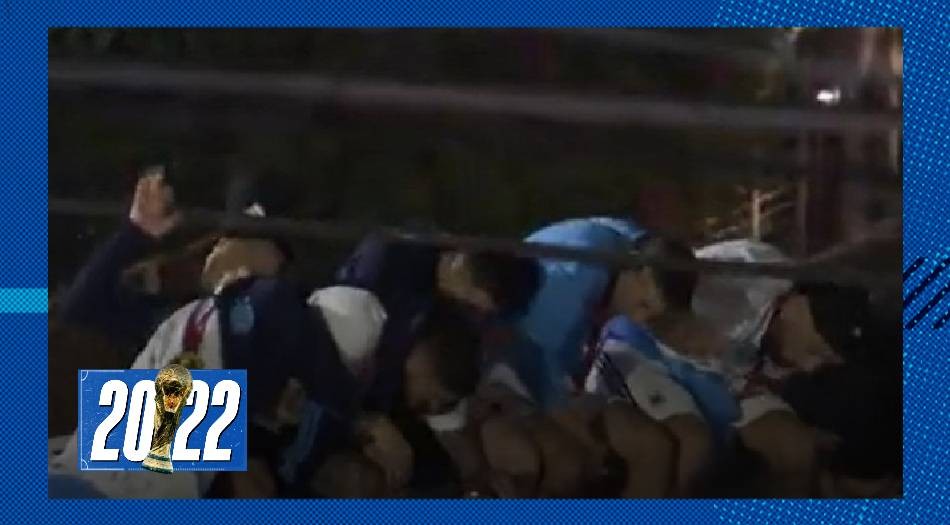 Susto en los festejos: los jugadores rozaron un cable en la primera caravana | Novedades