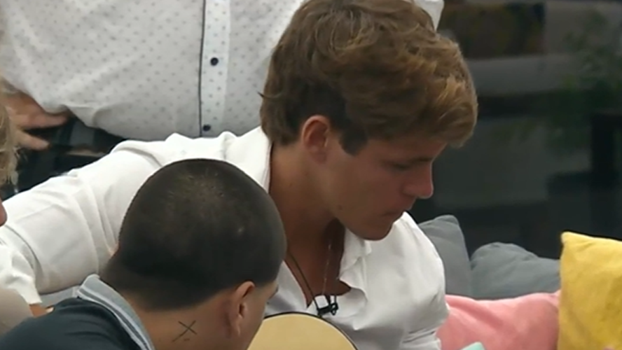 ¡Todo un romántico! Marcos desplegó su talento para la guitarra | Mejores momentos