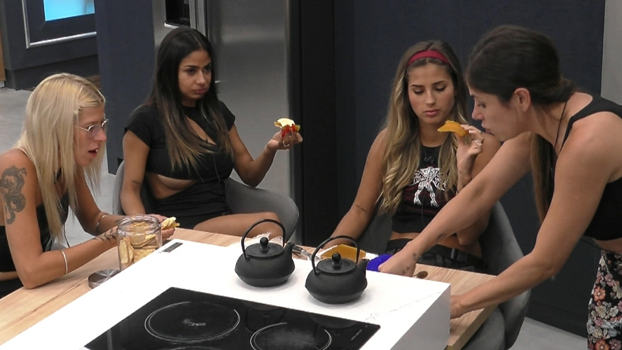 Todos desesperados por los dulces: chocolates escondidos y robos | Mejores momentos