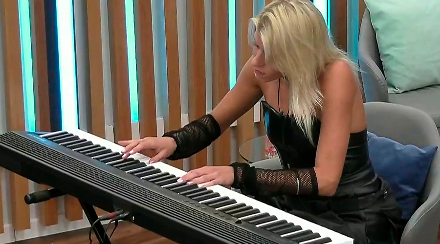 Camila lució piano homenaje Pappo música clásica | Mejores momentos