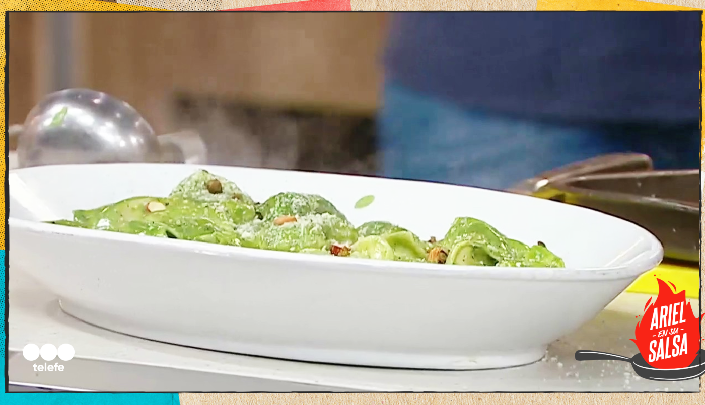 Receta de Fideos al huevo con salsa de crema y hojas espinaca | Recetas