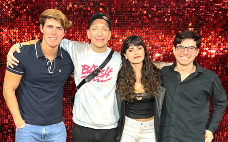 Al teatro con hermanos: Marcos asistió a "Tootsie" y recibió la ovación del público | Espectáculos