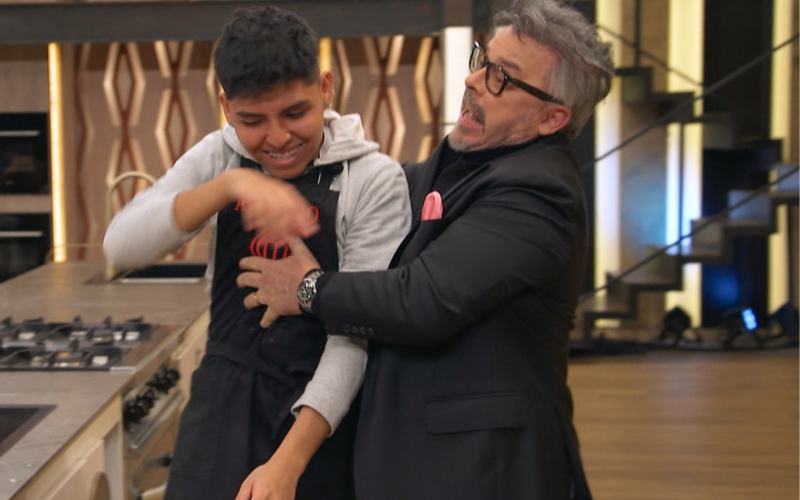 ¿Poseído por el embutido? el cómico episodio de Antonio y Donato | Momentos Imperdibles