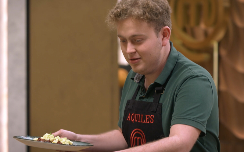 Debut con éxito: Aquiles cocinó pulpo por primera vez y fue la mejor preparación de la gala | Momentos Imperdibles