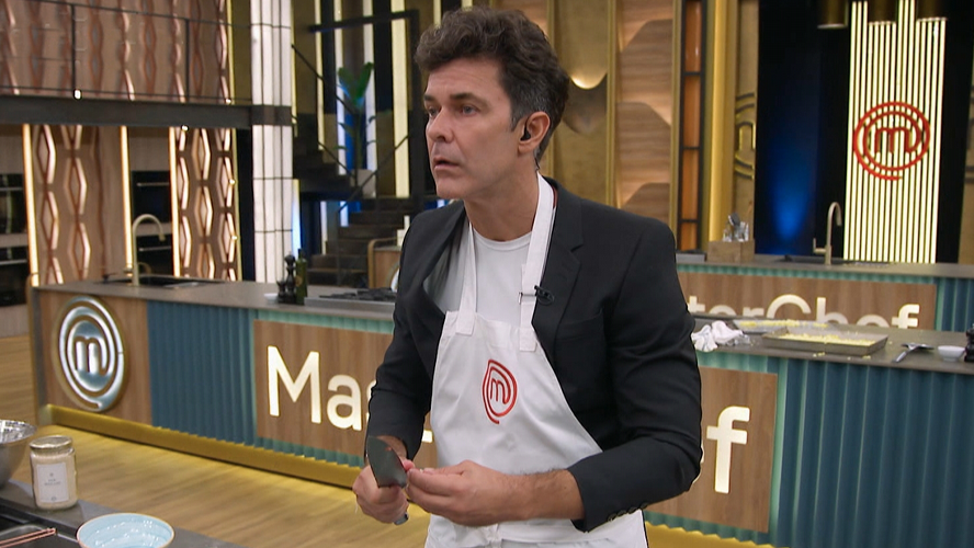 Mariano Martínez: ¡un ayudante nuevo en la cocina de MasterChef! | Momentos Imperdibles