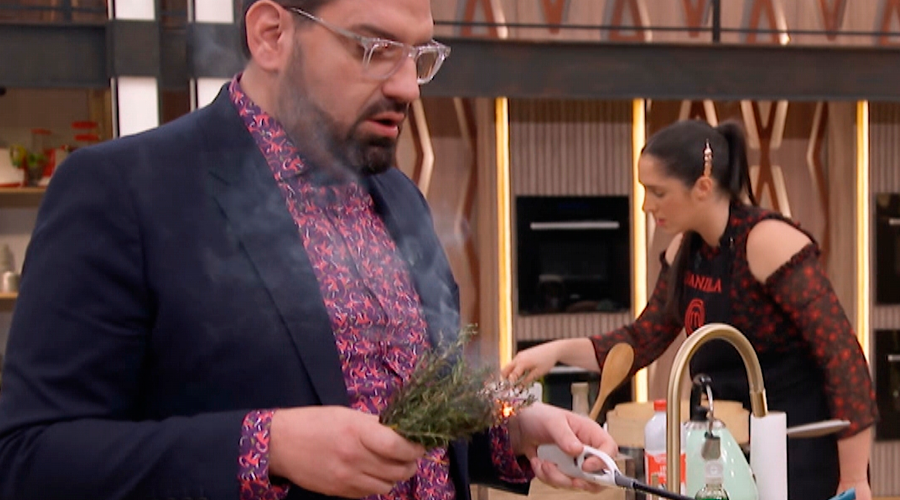 Damián Betular casi prende fuego todo cortar mala onda cocineros | Momentos Imperdibles