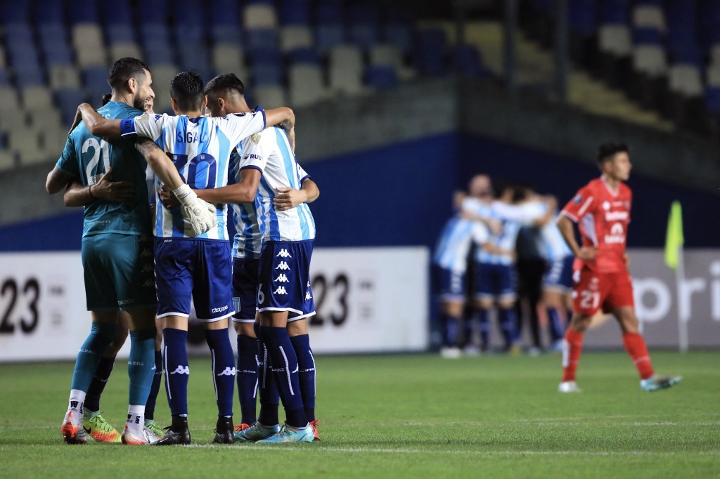 Ya clasificado a octavos, Racing va por el primer puesto en el grupo | Noticias