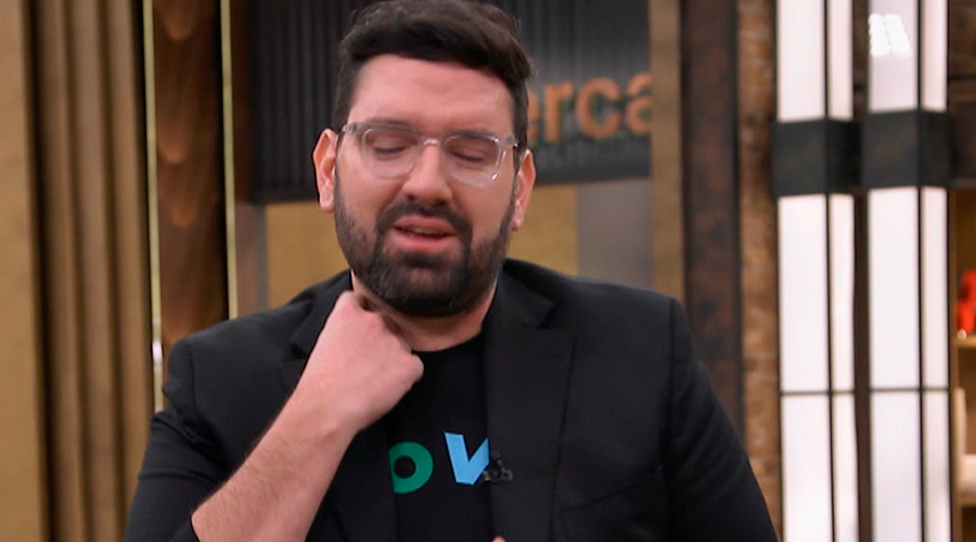 Damián Betular se puso colorado cuando le descubrieron marcas en el cuello | Momentos Imperdibles