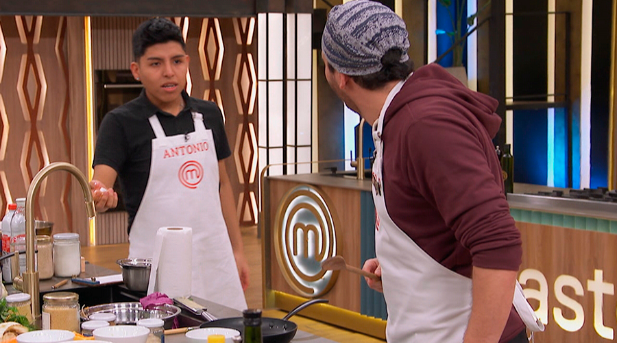 "Pelot...":  Rodrigo le rompió un huevo a Antonio | Momentos Imperdibles