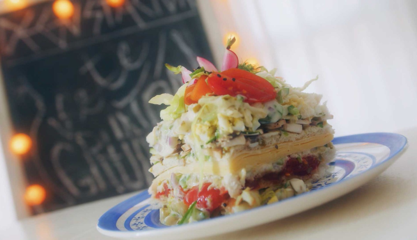 Torre colorida de pan de miga | Recetas