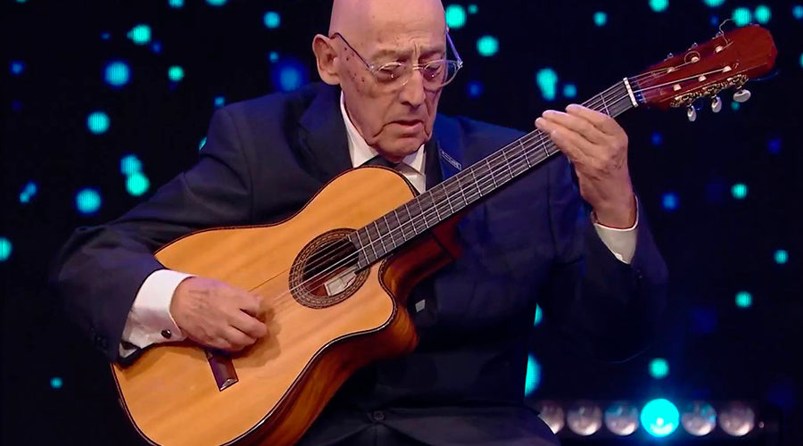 Samuel Johnson no vino engañado esta vez y la rompió con la guitarra de nuevo | Mejores momentos