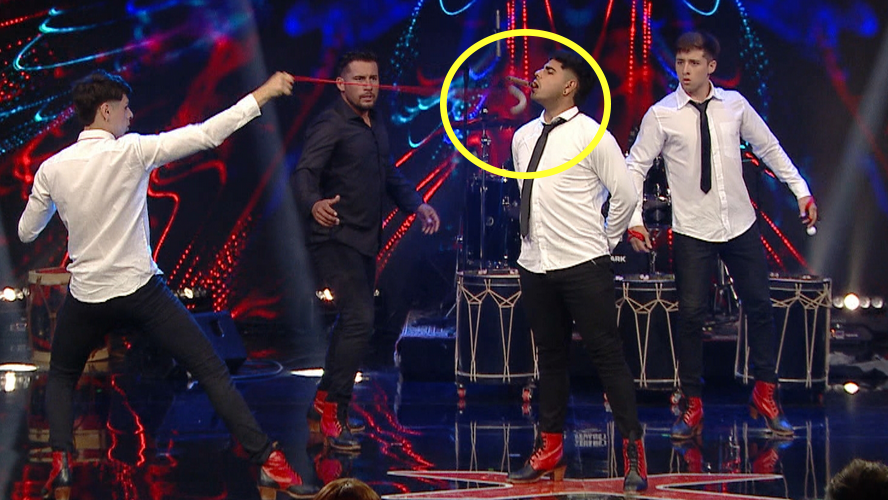 ¡Peligroso! Bailarines de malambo hicieron que las boleadoras rocen sus caras | Mejores momentos