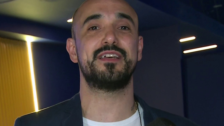 Abel Pintos conoció La Bombonera, cantó el Himno Nacional Argentino y emocionó a todos | Mejores Momentos