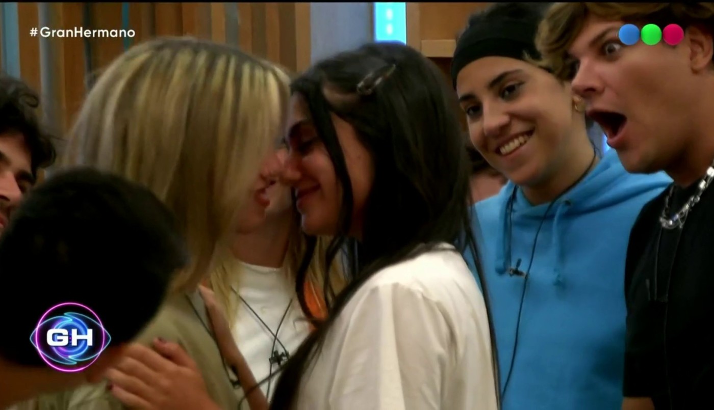 El beso que no es beso, un juego que confirma que no hay sexo en la casa | Mejores momentos