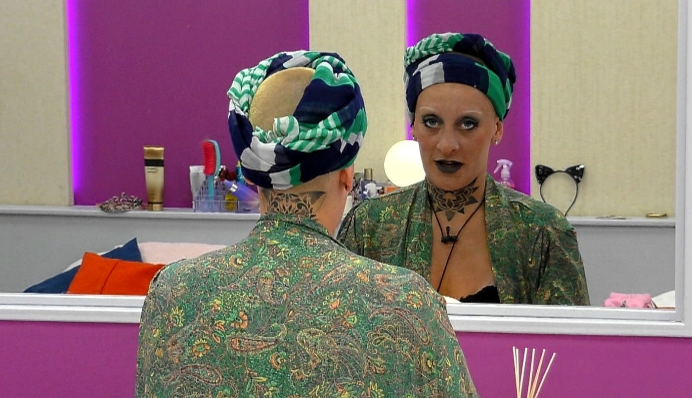 Furia asegura que "no metió el juego" en su lectura de cartas de tarot | Mejores momentos