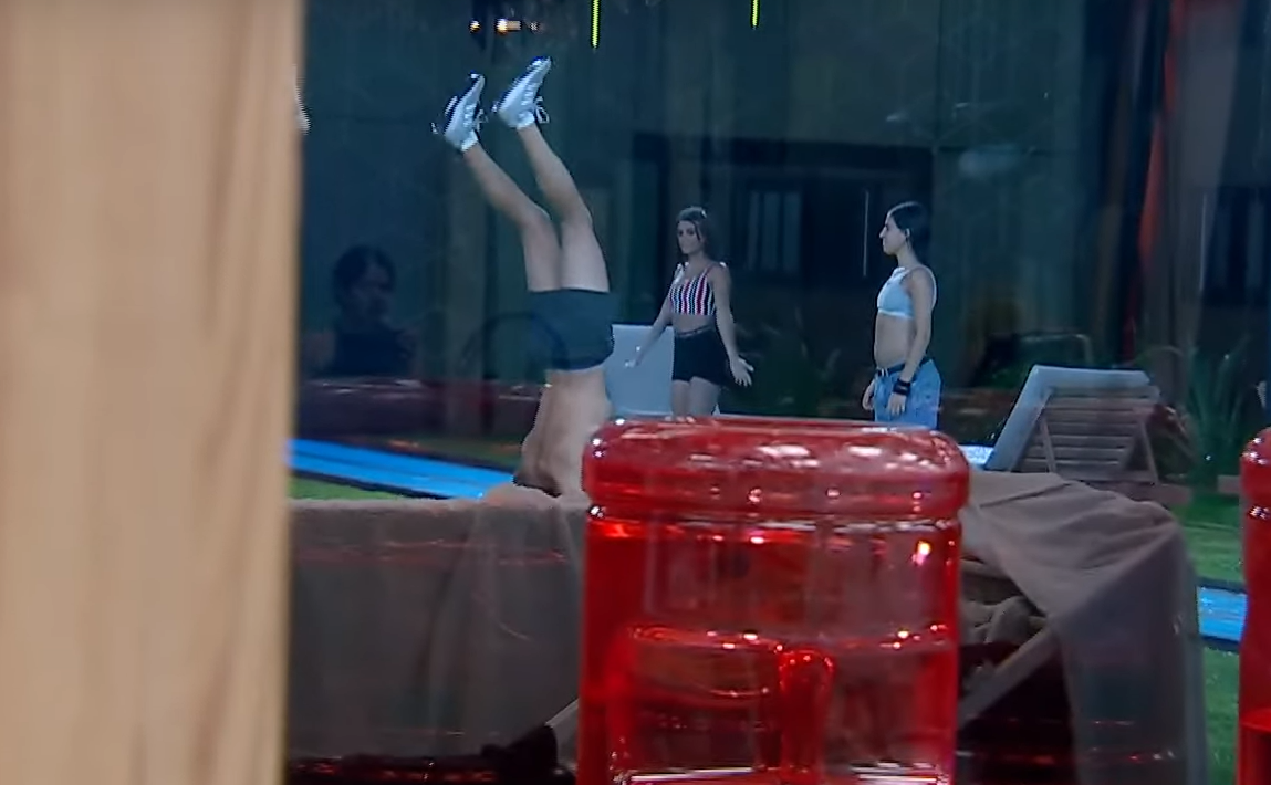 Es peligroso: Gran Hermano retó a los jugadores debajo de la lluvia | Mejores momentos