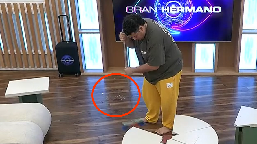 Manzana limpió el living: ¿recibió otro llamado de atención de Gran Hermano? | Mejores momentos
