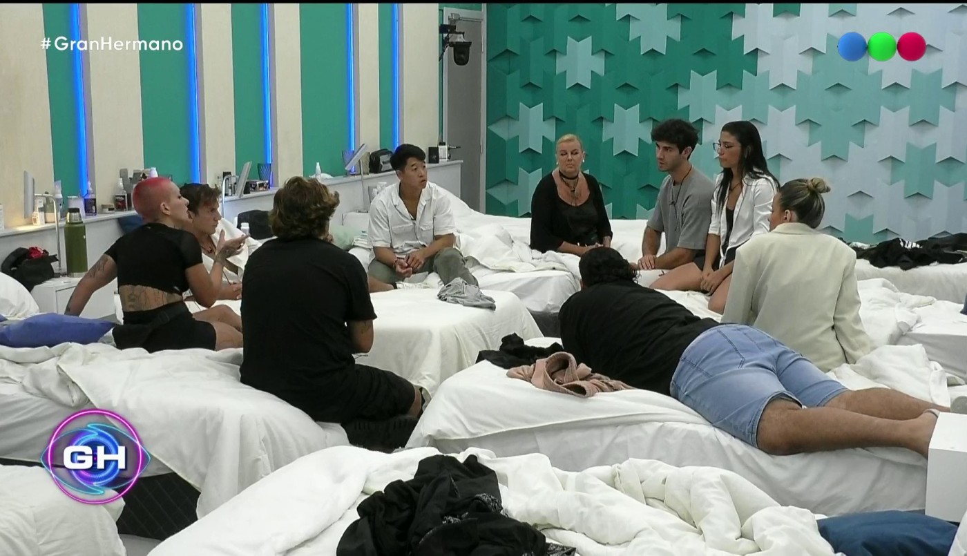 Los originales prohibieron que los nuevos compitan por una moto | Mejores momentos